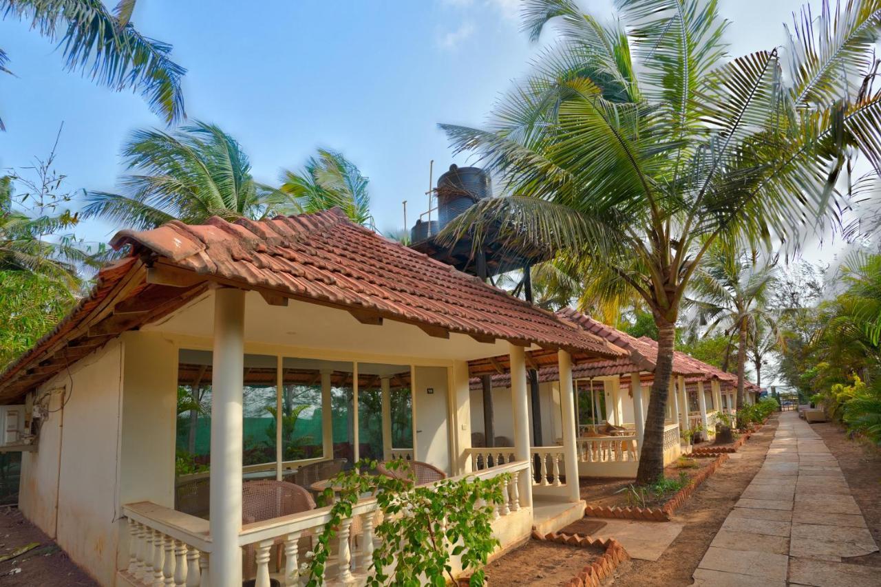 Morjim Holiday Beach Resort Eksteriør billede